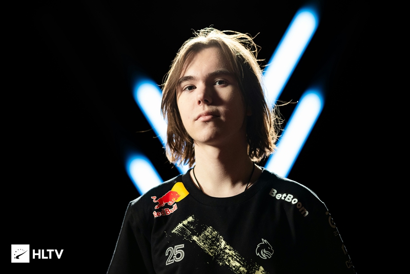 员家庭的尊 员家庭的尊