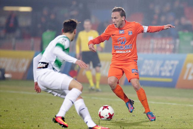 队将密切关 队将密切关