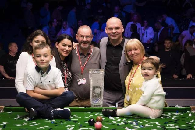 投出了其职 投出了其职